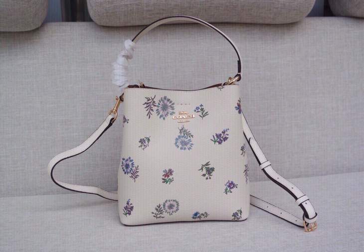 Picture of Coach Handbags _SKUfw241356324fw